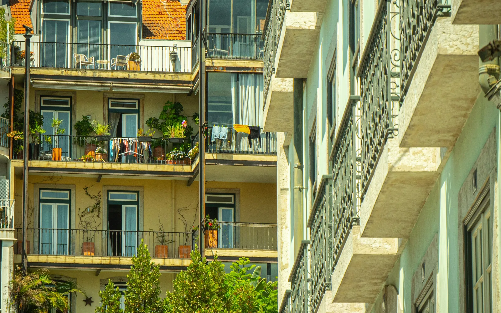 Fachada residencial existente rehabilitada