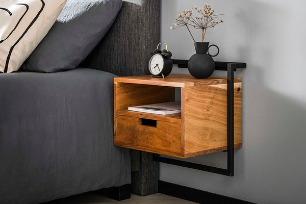 KAWOLA mesita de noche AIDY XL colgante acacia natural 1 cajón
