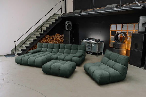 Conjunto de salón KAWOLA VIVIEN: sofá esquinero, sillón giratorio, puf y banco, de pana fina verde